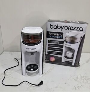 Baby Brezza Formula Pro Advanced Automatic Formula Dispenser.
